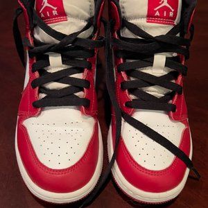 Nike Air Jordan 1 Mid (5.5Y GS) with box